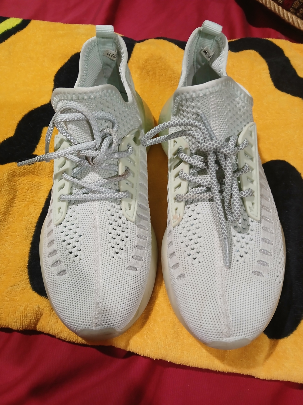 Men's Breathable Knit Athletic Sneakers in Light Mint